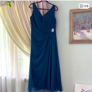 Jade by Jasmine Teal Sleeveless V-Neck  Dress